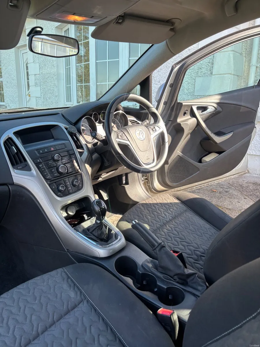 Vauxhall Astra 2013 - Image 3