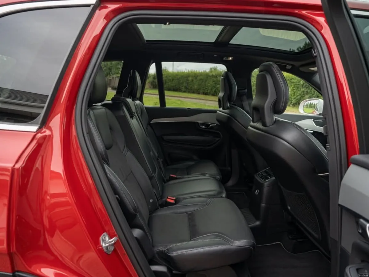2017 Volvo XC90 T8 R-Design Hybrid - Image 6