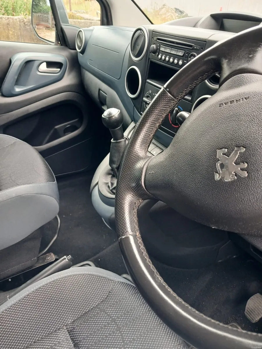 Peugeot Wheelchair Accessible van - Image 2