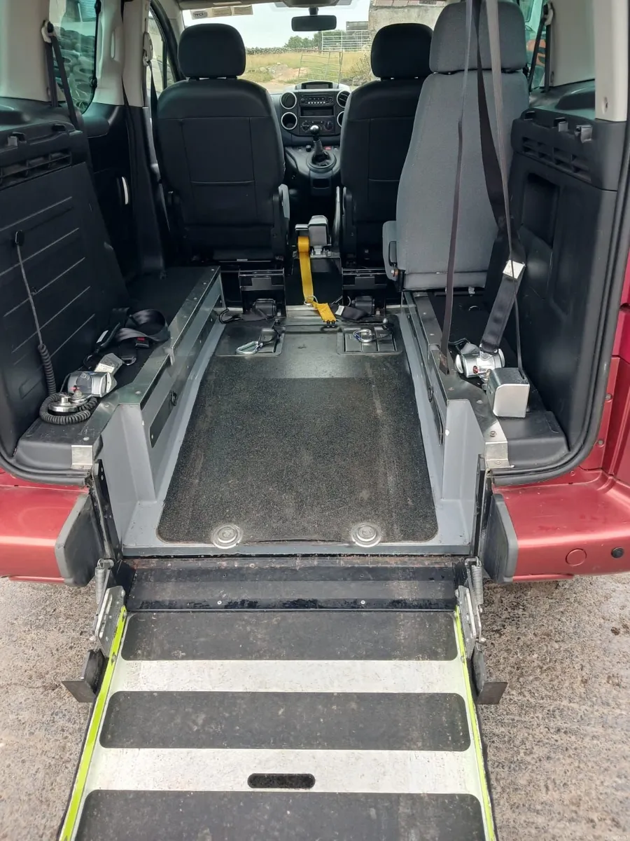 Peugeot Wheelchair Accessible van - Image 3