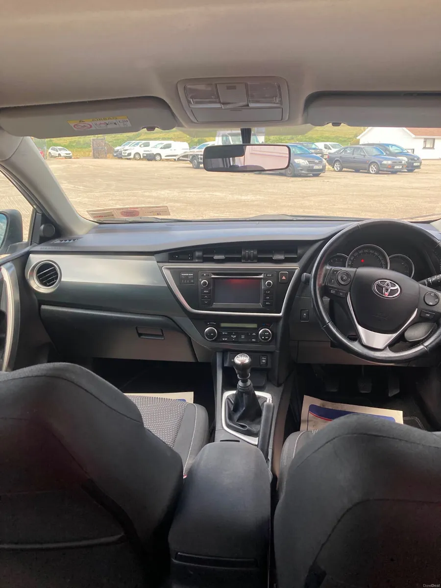 Toyota Auris 2013 low ks free delivery - Image 4