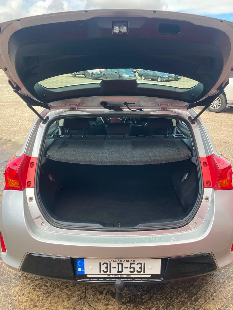 Toyota Auris 2013 low ks free delivery - Image 6