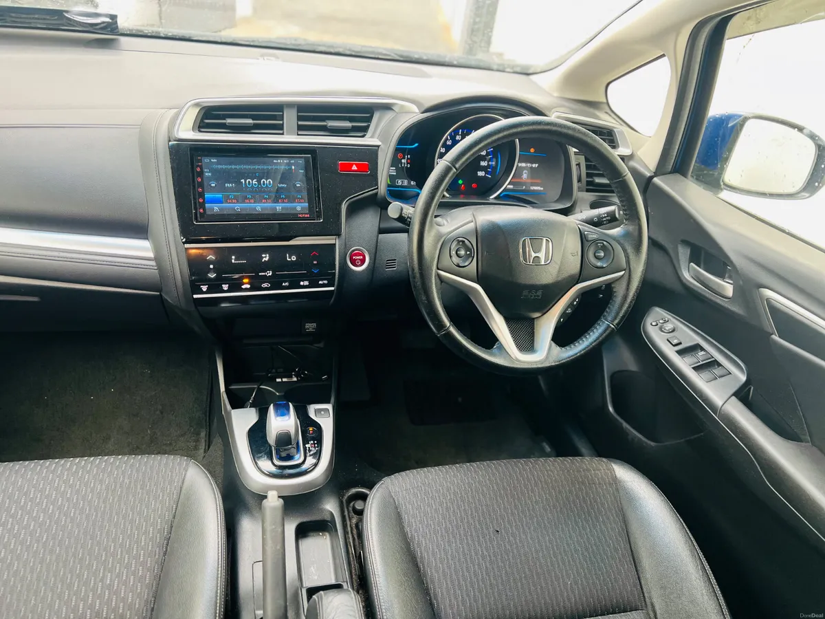 2014 Honda Fit 1.5 Hybird Automatic - Image 6