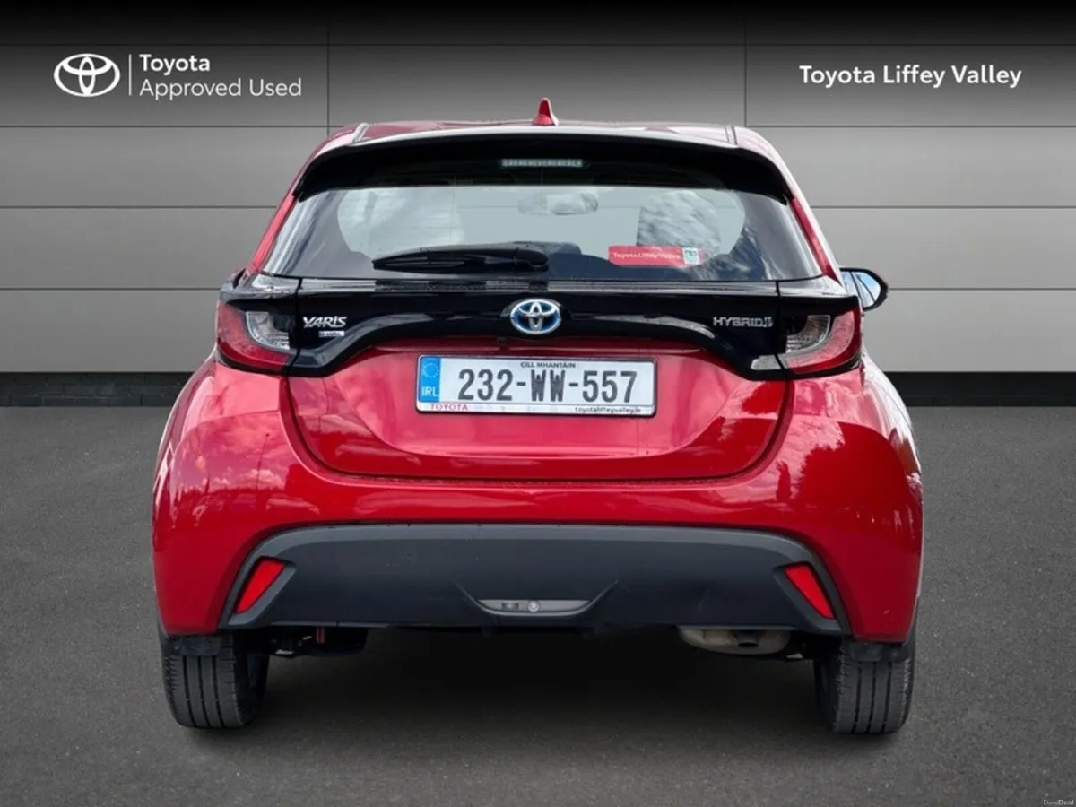 Toyota Yaris YARIS HYBRID LUNA - Image 4