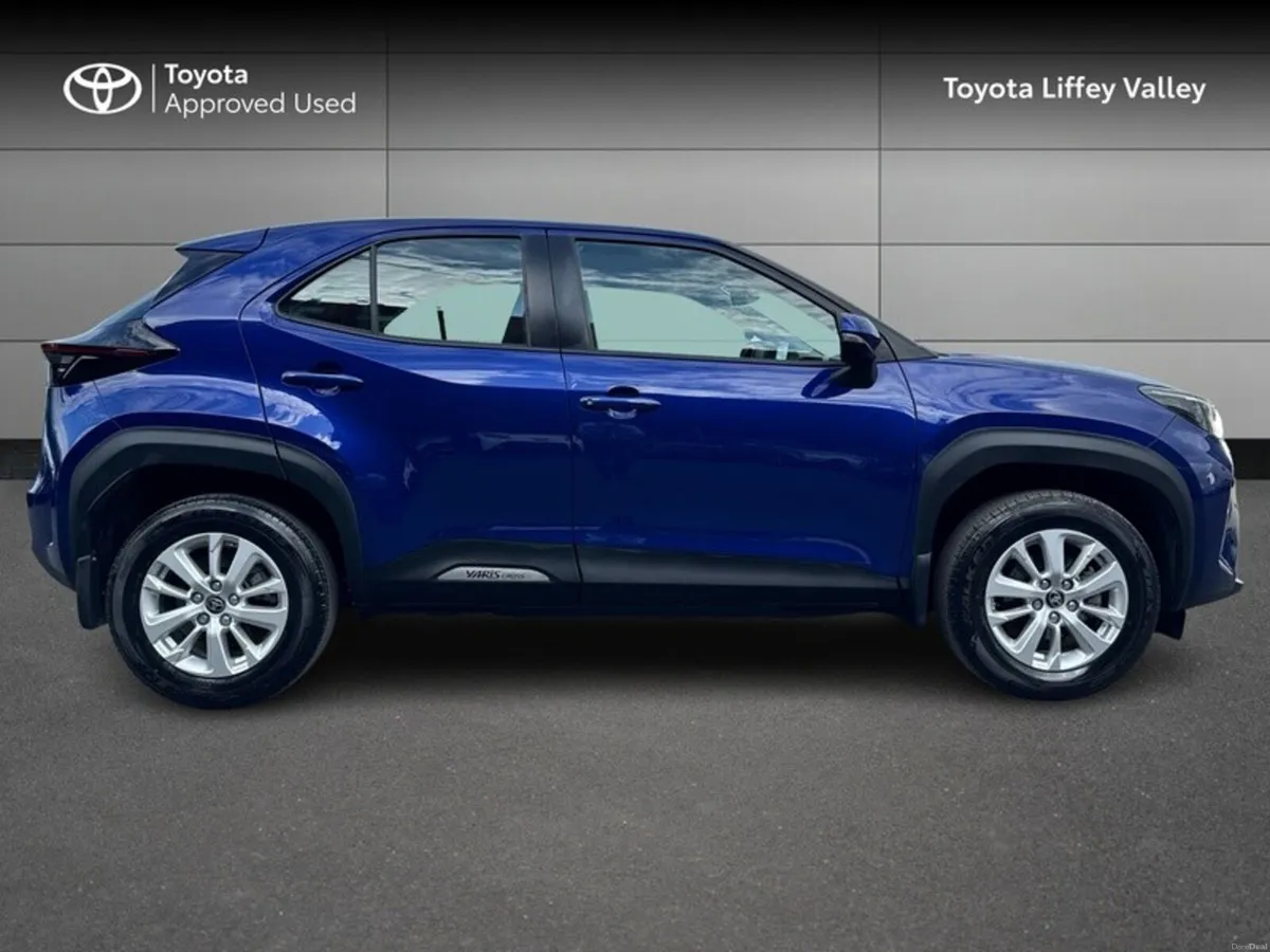 Toyota Yaris Cross YARIS CROSS LUNA HYBRID - Image 3