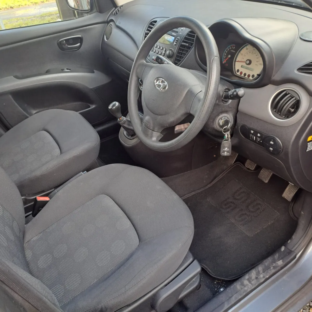 Car - Image 5