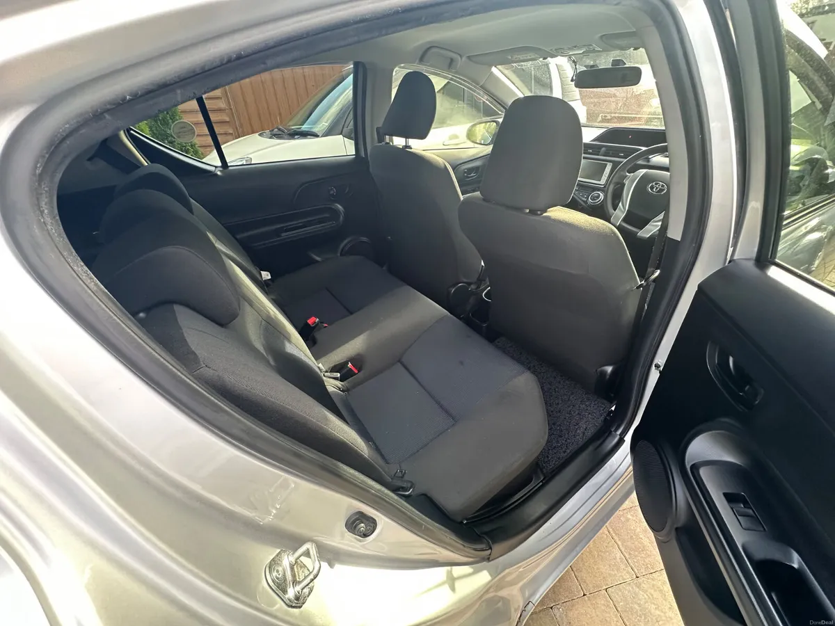 Toyota Aqua 2015 - Automatic – 1.5 Hybrid - Image 6