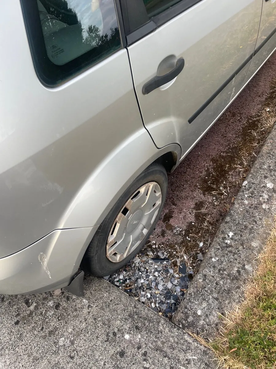 Car - Image 3