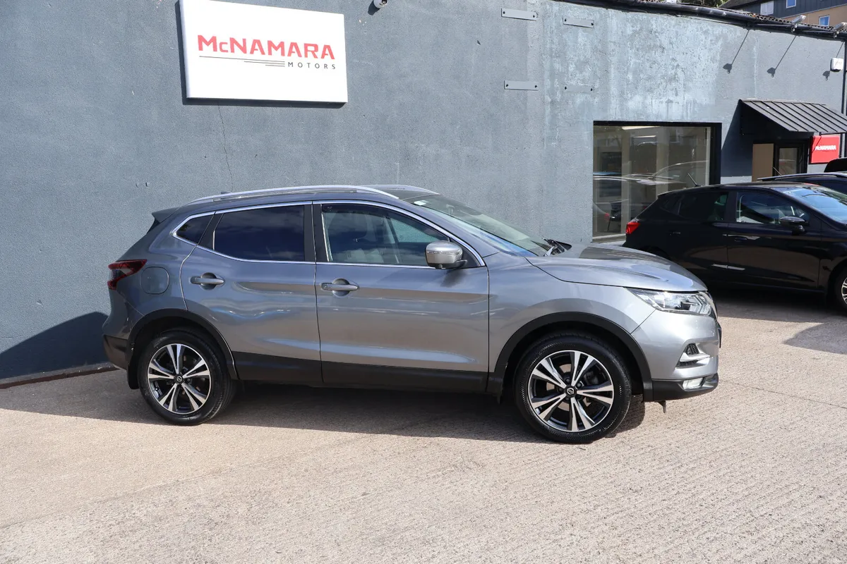 Nissan Qashqai SV Premium 38000Km FSH Exceptional - Image 2