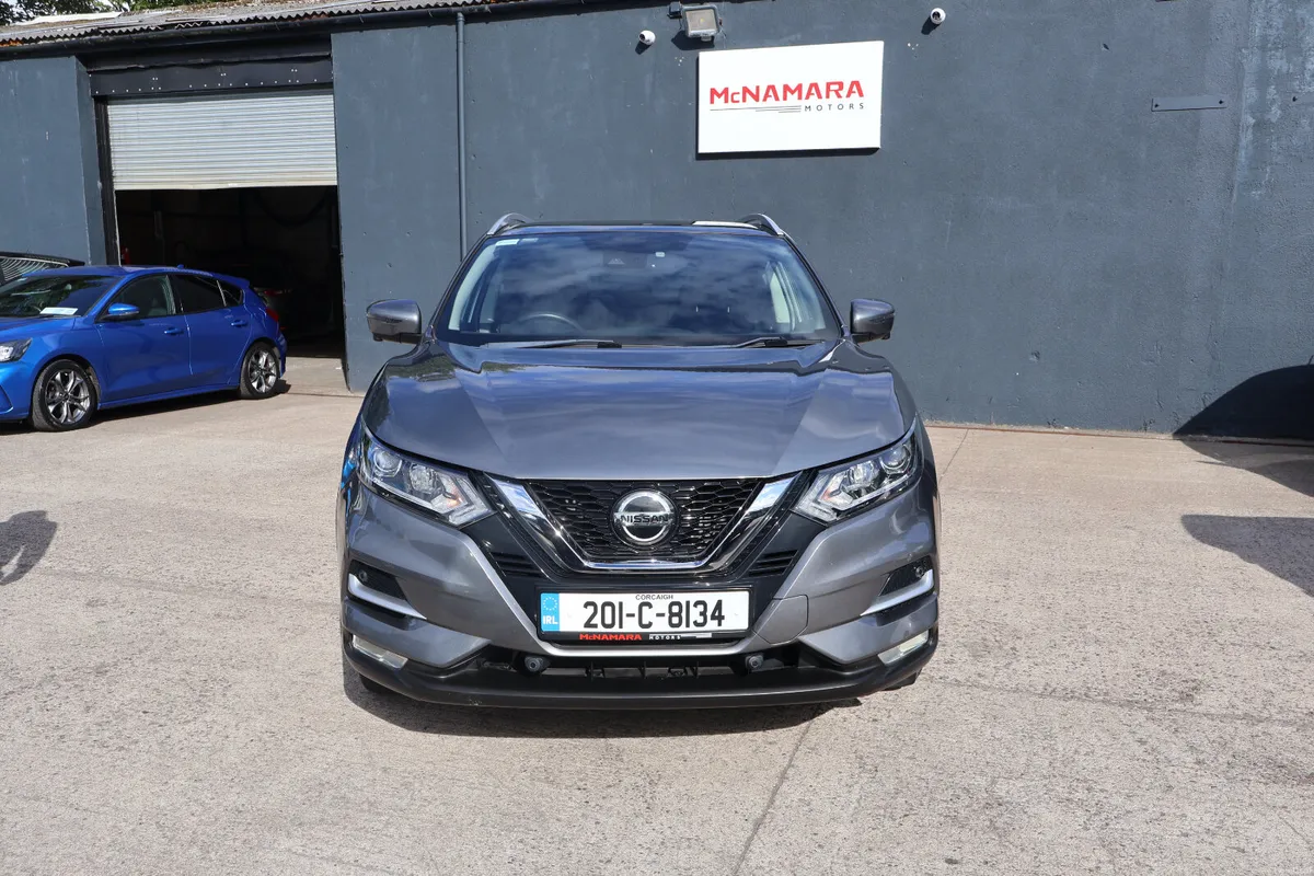 Nissan Qashqai SV Premium 38000Km FSH Exceptional - Image 4
