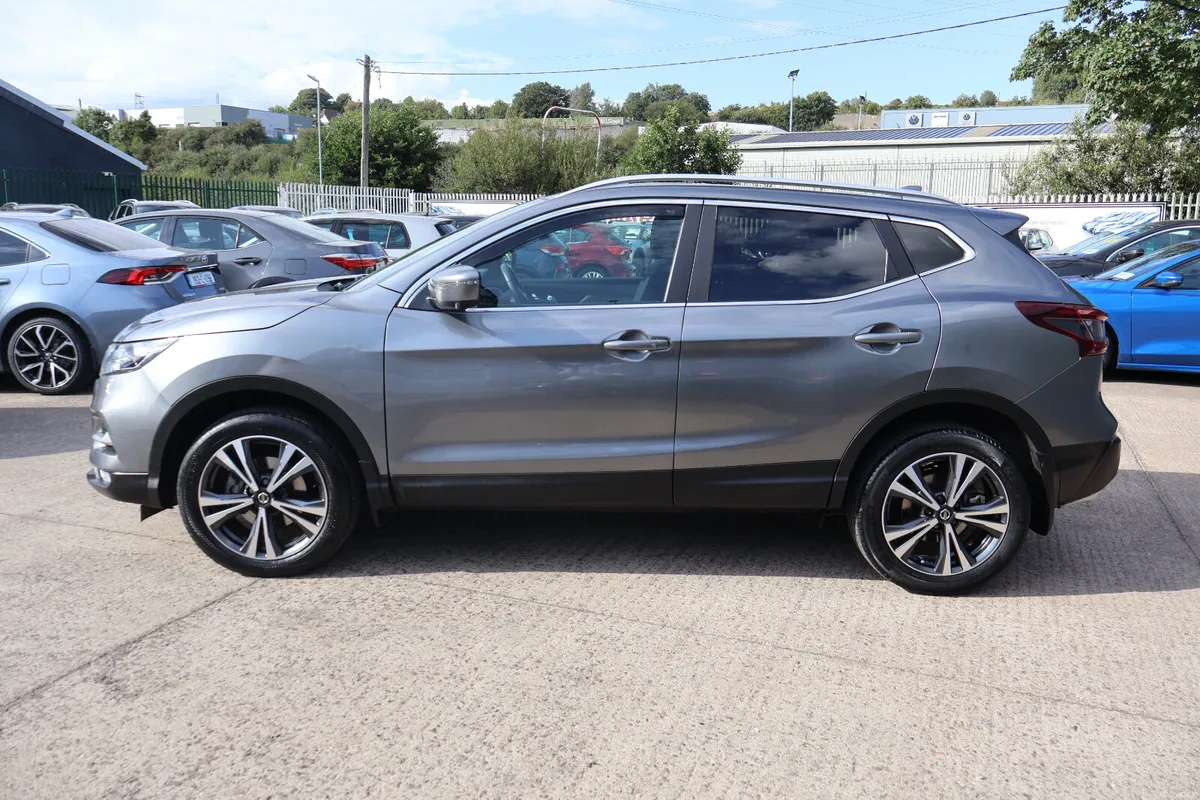 Nissan Qashqai SV Premium 38000Km FSH Exceptional - Image 6