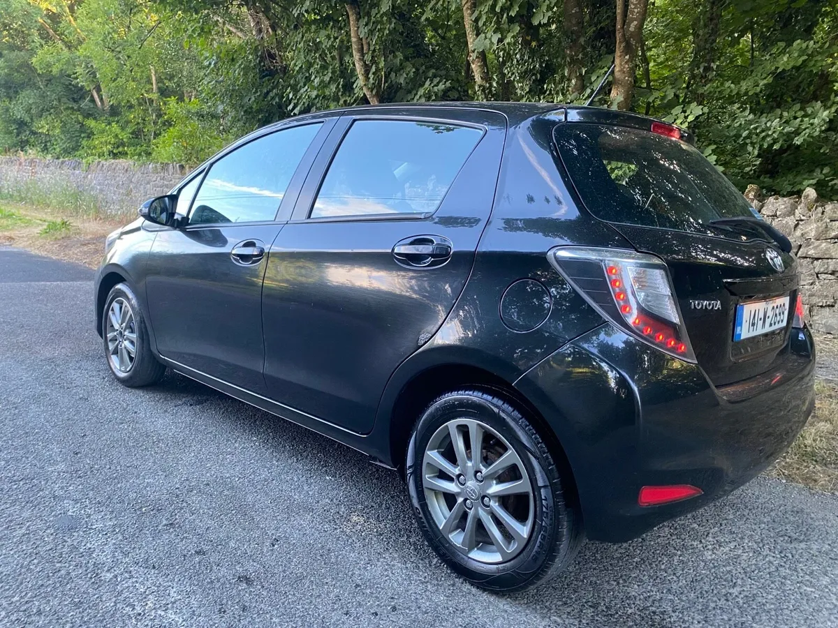 TOYOTA YARIS LAUNA SPORT 🏉 NEW NCT MINT - Image 5