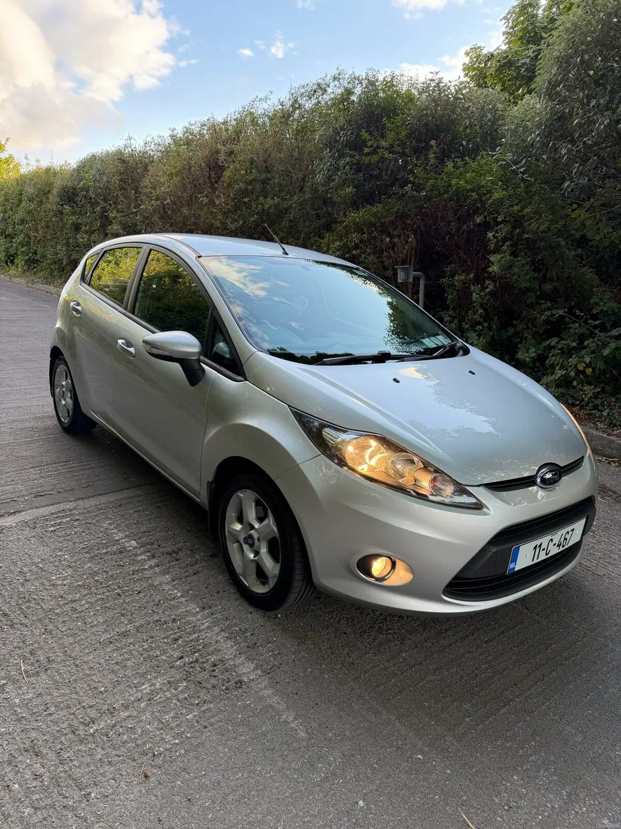 2011 Ford Fiesta - Image 1