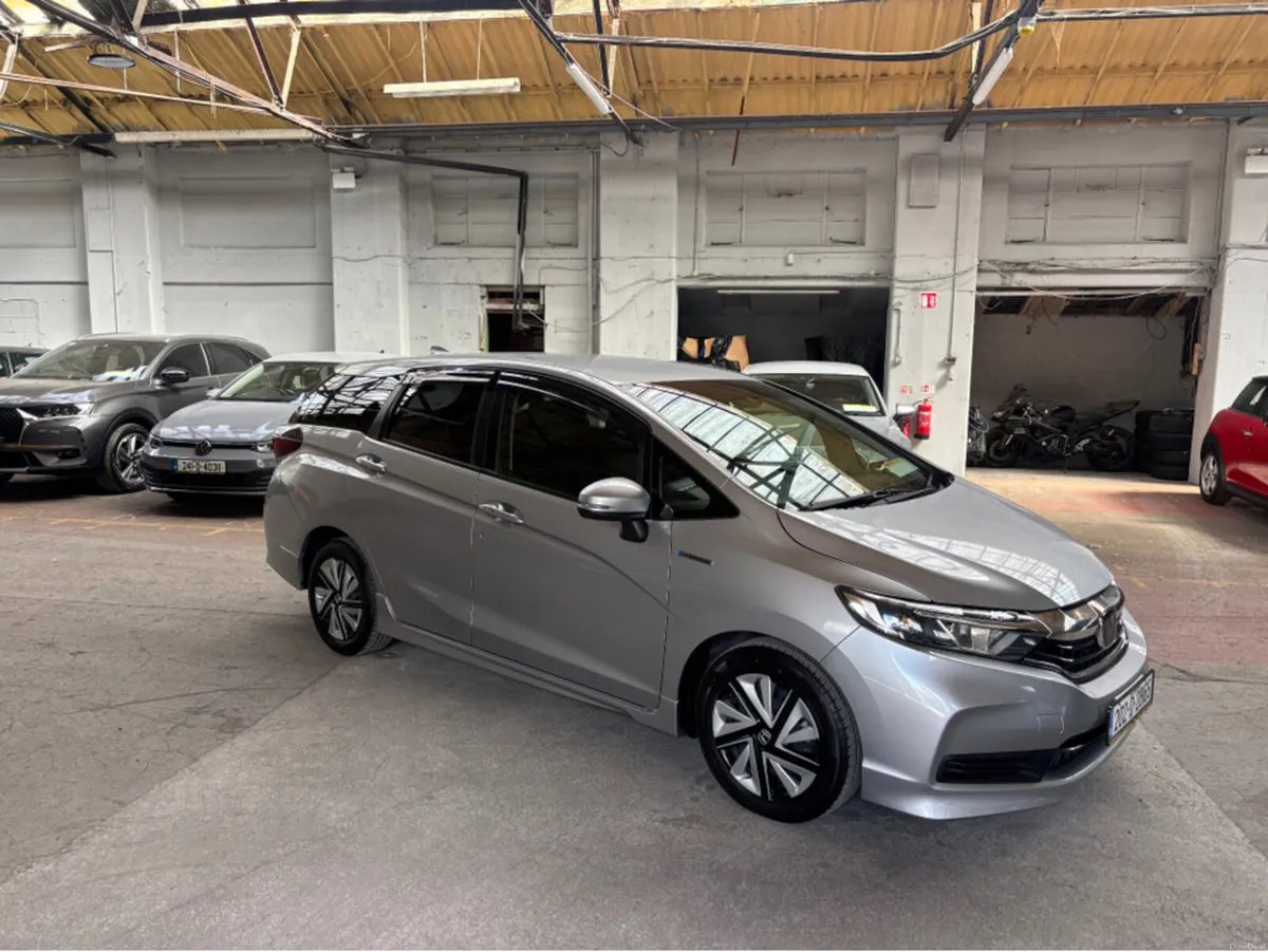 Honda Shuttle Self Charging hybrid - Image 1