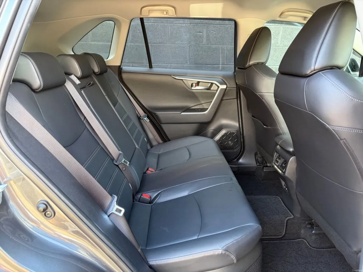 Toyota RAV4 RAV4 2.5L HYBRID 5DR Auto - Image 6