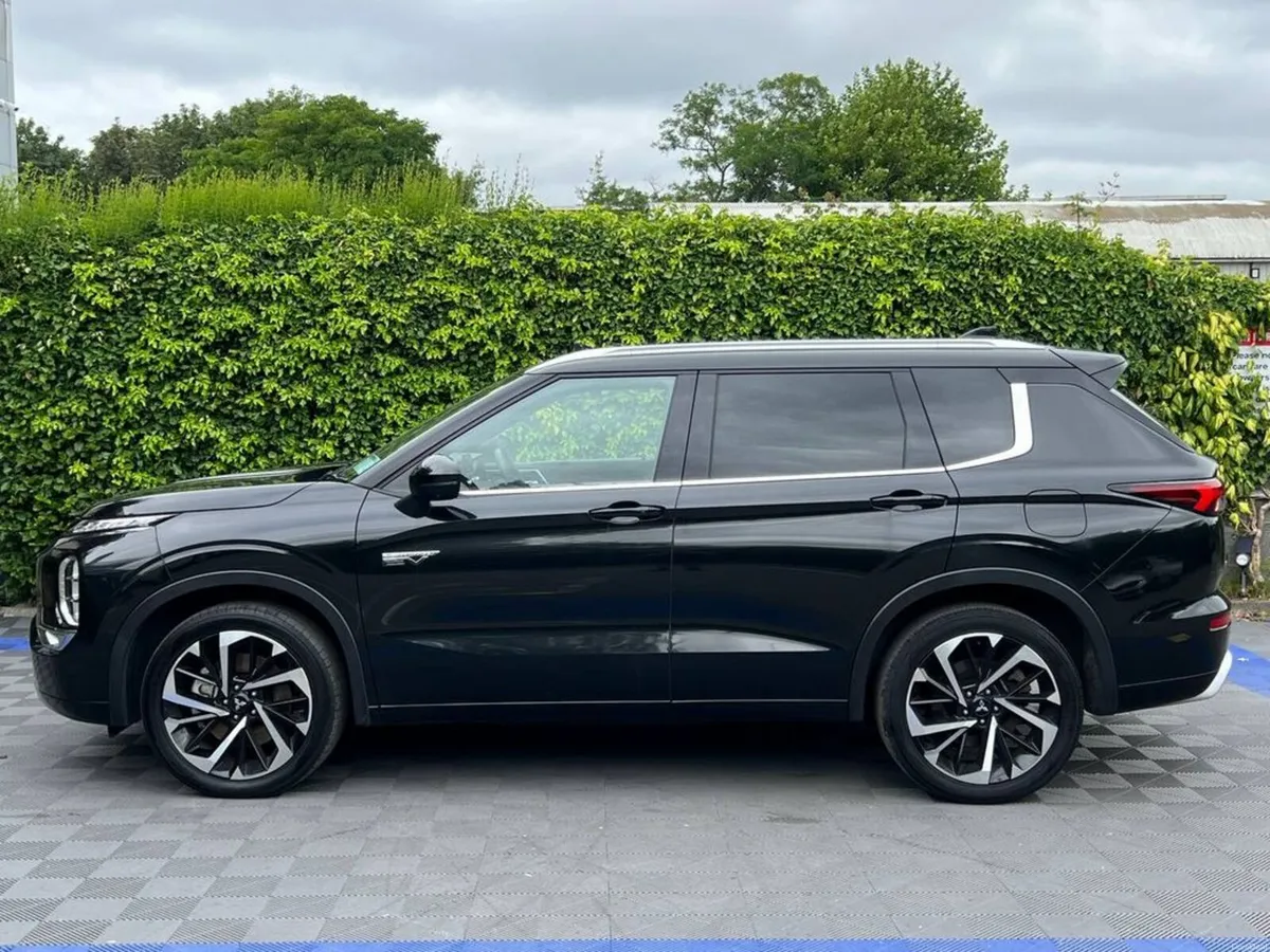 Mitsubishi Outlander 7-SEATER 2.0 HYBRID ** HUGE S - Image 4