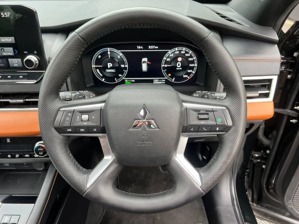 Mitsubishi Outlander 7-SEATER 2.0 HYBRID ** HUGE S - Image 5