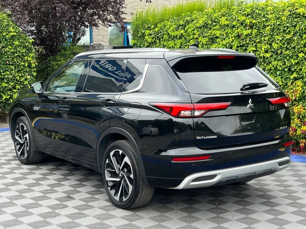 Mitsubishi Outlander 7-SEATER 2.0 HYBRID ** HUGE S - Image 6