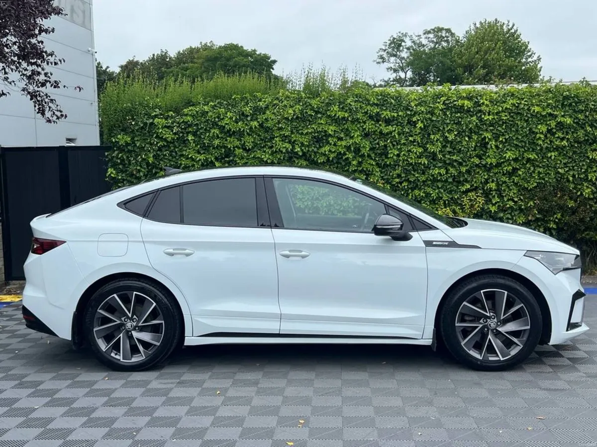 Skoda Enyaq 60 IV SPORTLINE ** BIG SPEC ** // PANO - Image 3