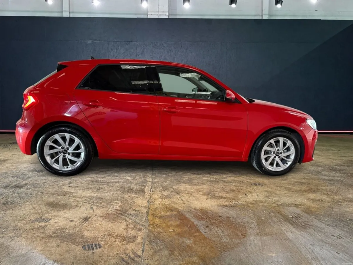 Audi A1 1.0 TFSI ADVANCED AUTOMATIC - FACTORY ALLO - Image 2