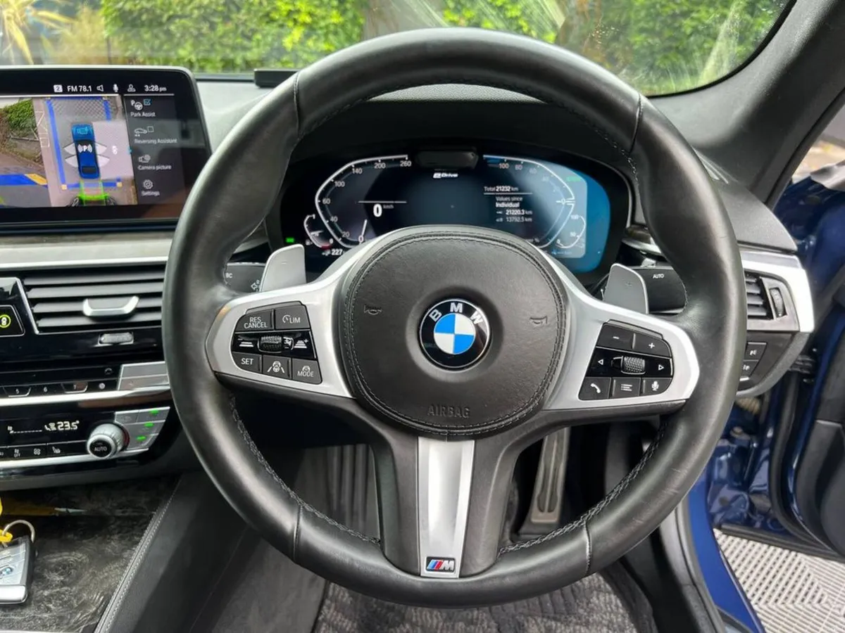 BMW 5-Series 530e LCI M-SPORT COMPETITION 2.0 HYBR - Image 4
