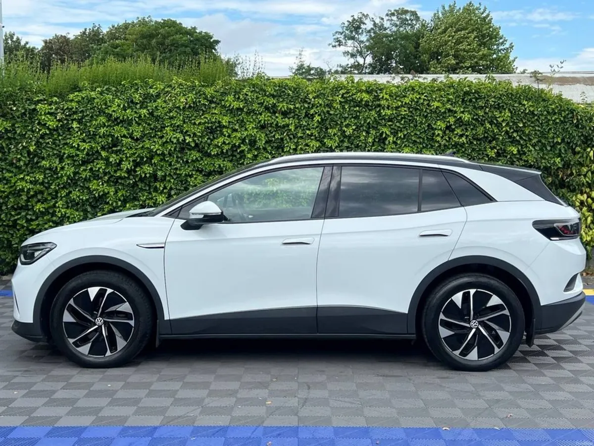 Volkswagen ID.4 PURE 52KWH // PANORAMIC SUNROOF // - Image 4