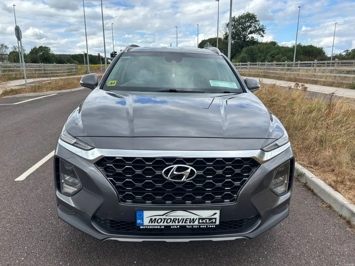 Hyundai Santa Fe 4WD Executive Plus 5DR - Image 4