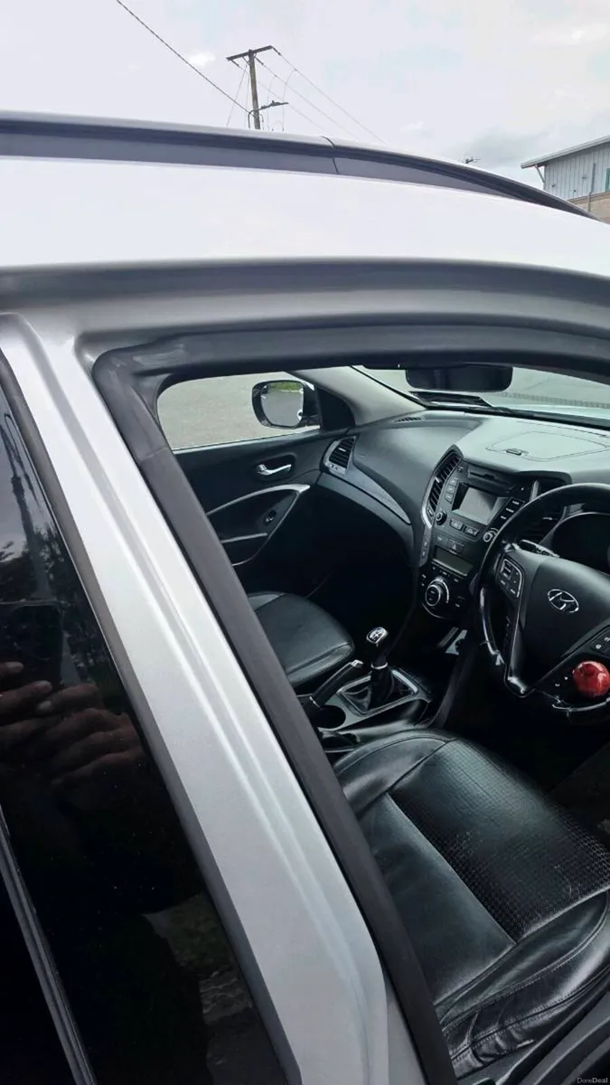 Hyundai Santa Fe SUV Diesel Sliver - Image 5