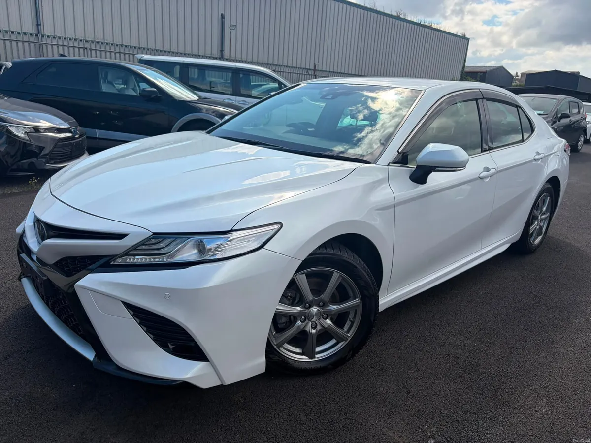 2021 Toyota Camry hybird automatic 1 owner LEATHER - Image 3