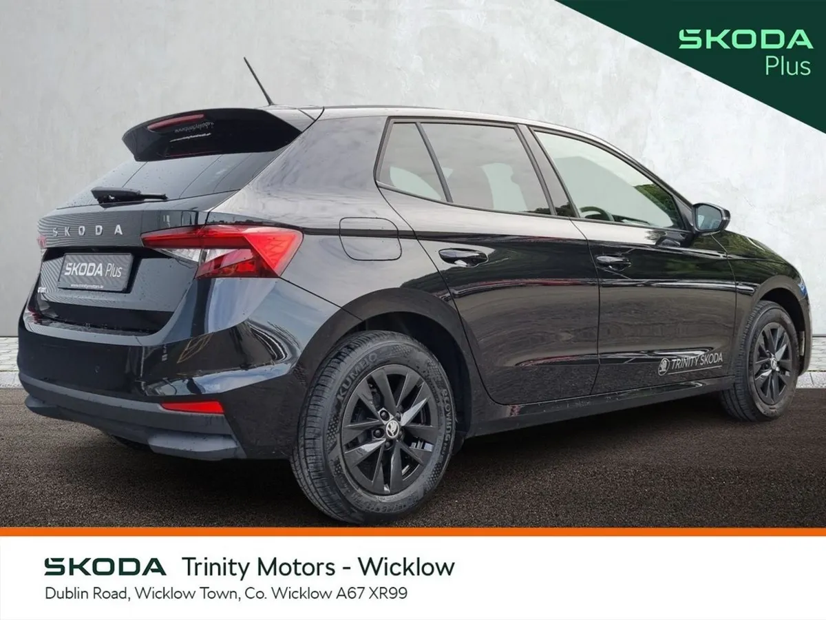 Skoda Fabia ** SELECTION ** BLACK PACK ** 1.0MPI * - Image 3