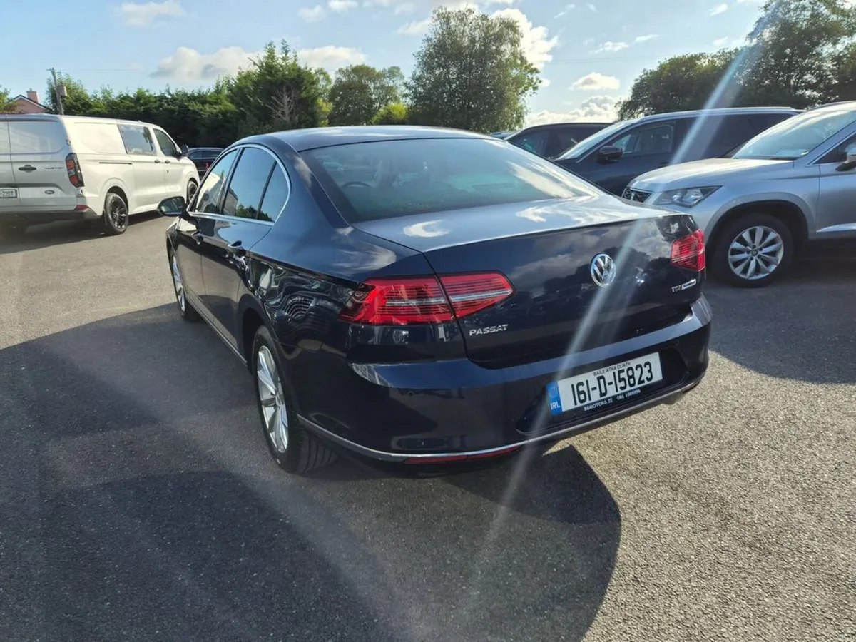Volkswagen Passat Highline 1.6 TDI M6F 120HP 4DR - Image 6