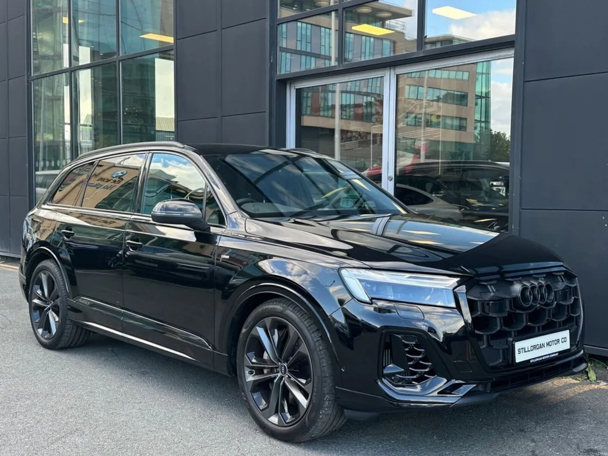 Audi Q7 Black Edition S-Line TFSi-e Quattro Auto ( - Image 4