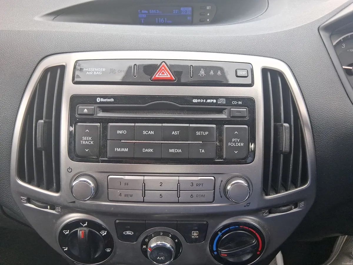 Toyota Yaris 2007 - Image 2