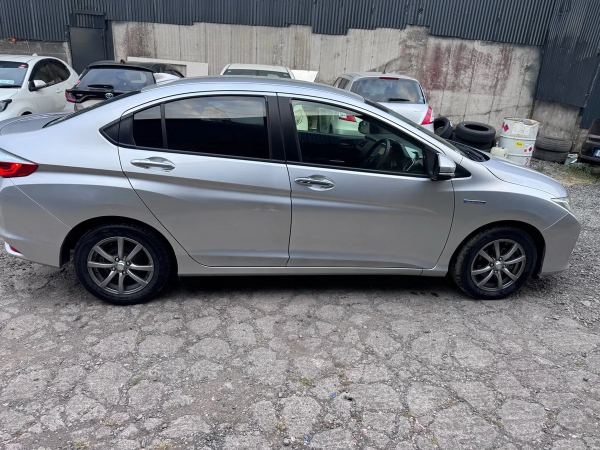 car - Image 5