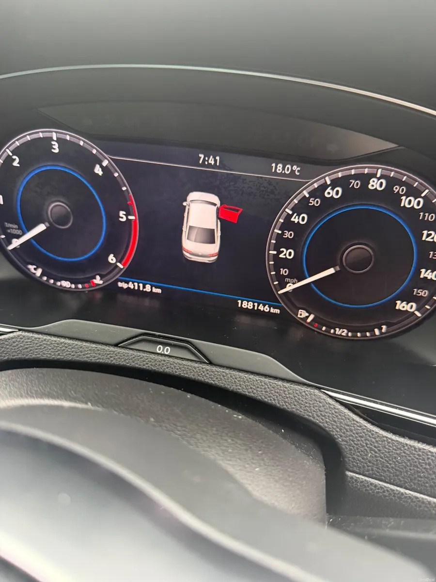 Volkswagen Passat 2017 - Image 2