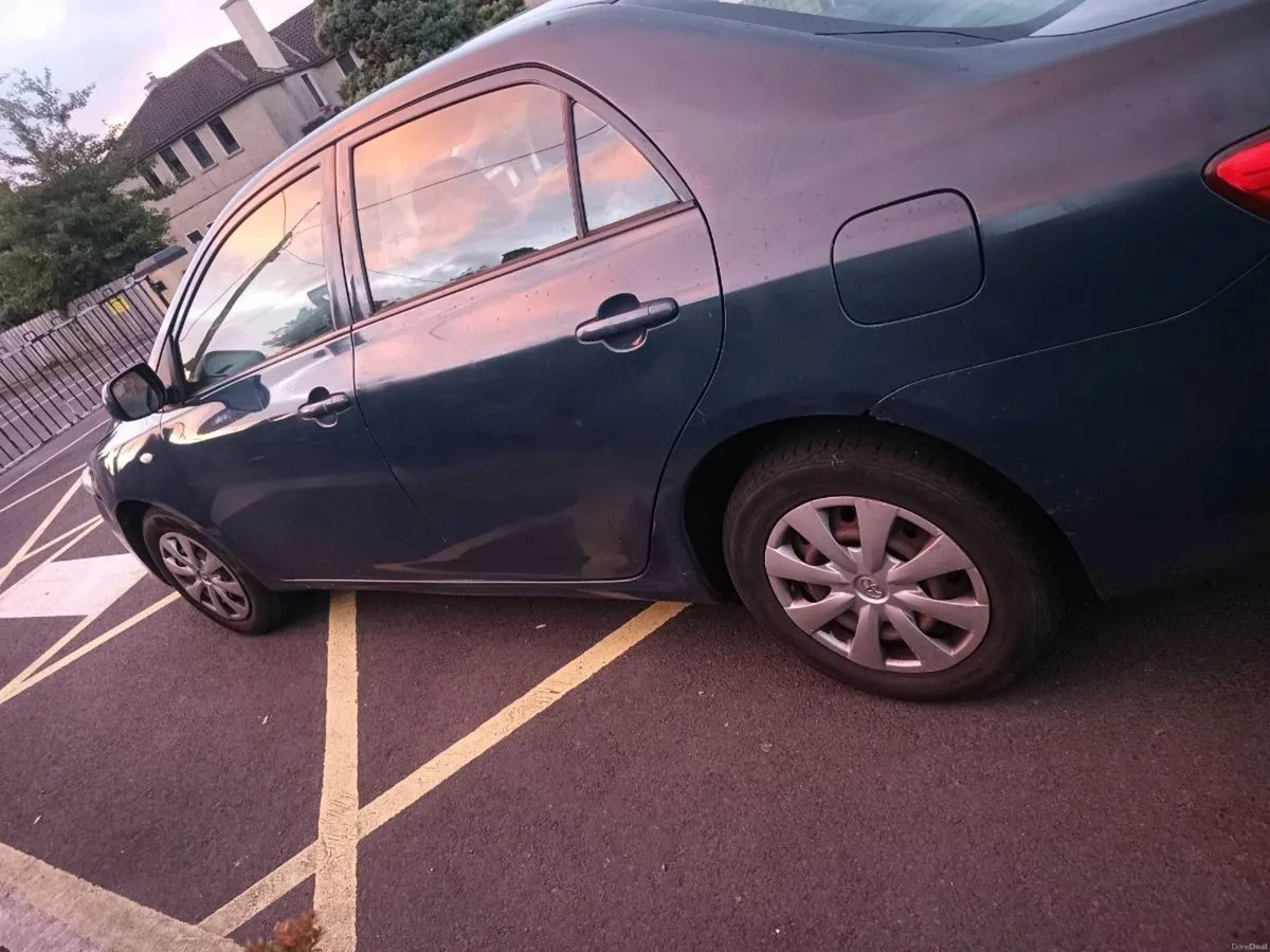 Toyota corolla - Image 3