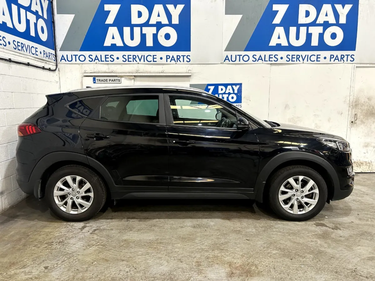 Hyundai Tucson IX35 EXECUTIVE 5DR - Image 3
