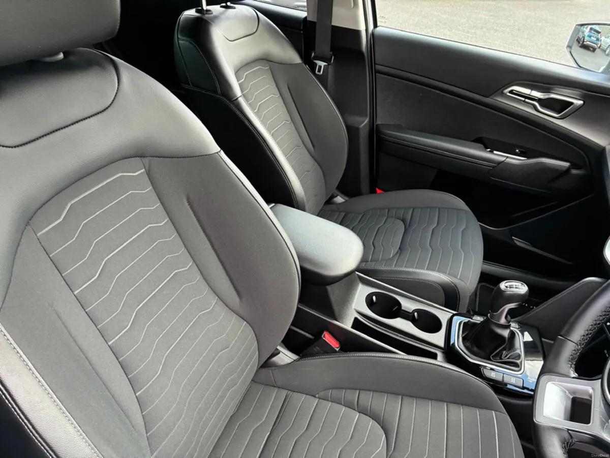 Kia Sportage MANUAL 5DR (ONLY 40 MINS FROM DUBLIN) - Image 5
