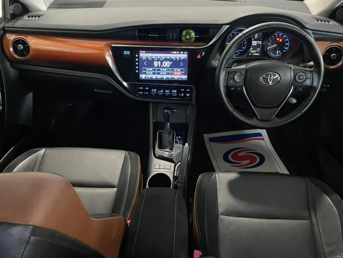 Toyota Auris DBA-NRE185H 5DR AUTO - Image 6