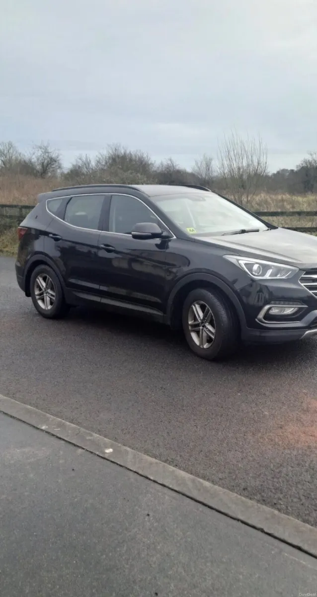 Hyundai Santa Fe 2017 - Image 3