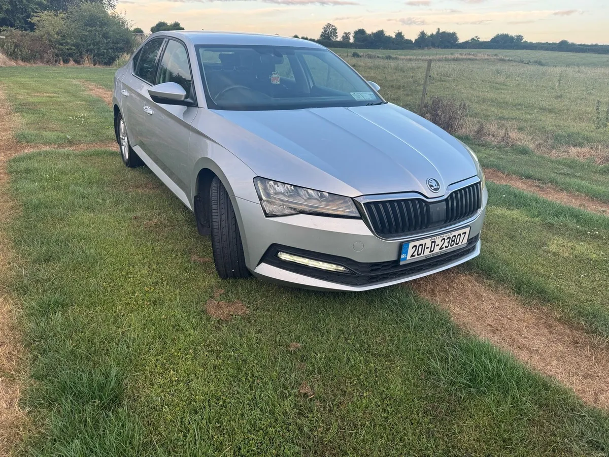 Skoda superb 2.0  tdi  Manual - Image 2