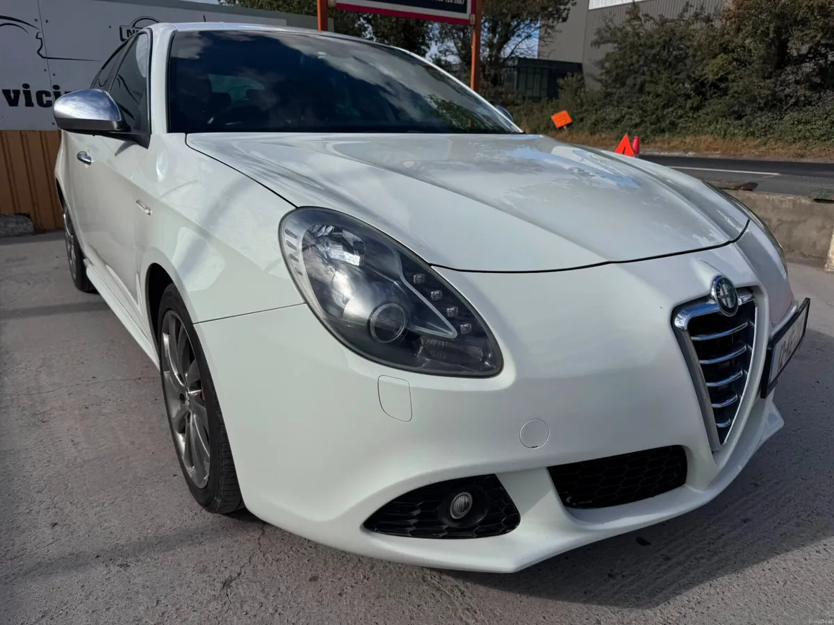 12 Alfa Romeo Giulietta 1.4T Auto High Spec - Image 6