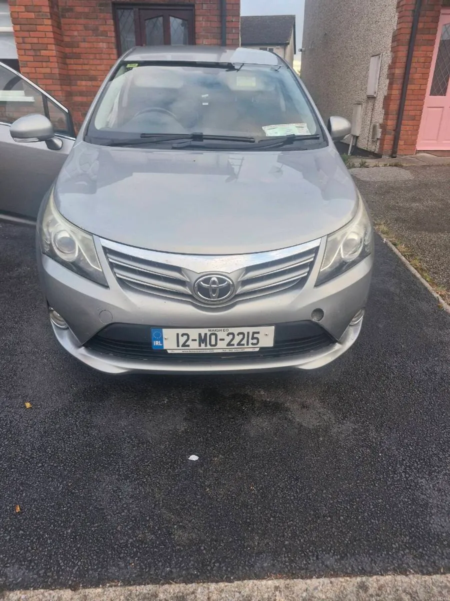 2012 toyota avensis - Image 1