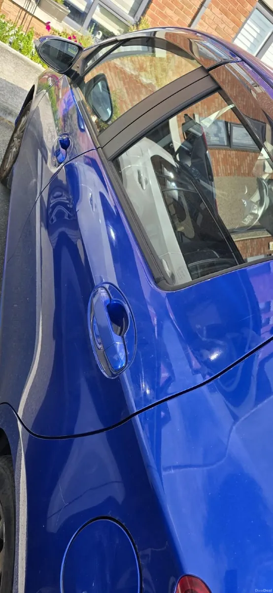 Toyota Yaris Hybrid 2017 | Great Condition - Image 2