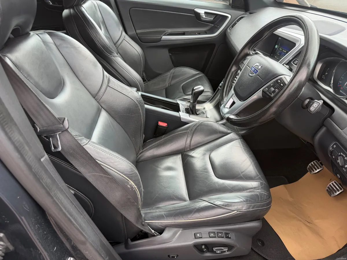 2916 Volvo XC60 R DESIGN - Image 6