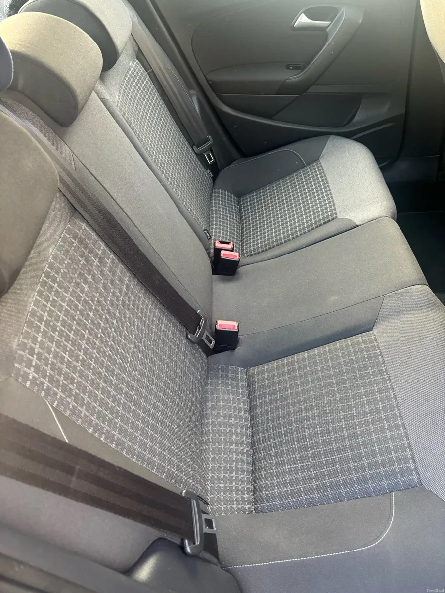Volkswagen polo 2015 - Image 6