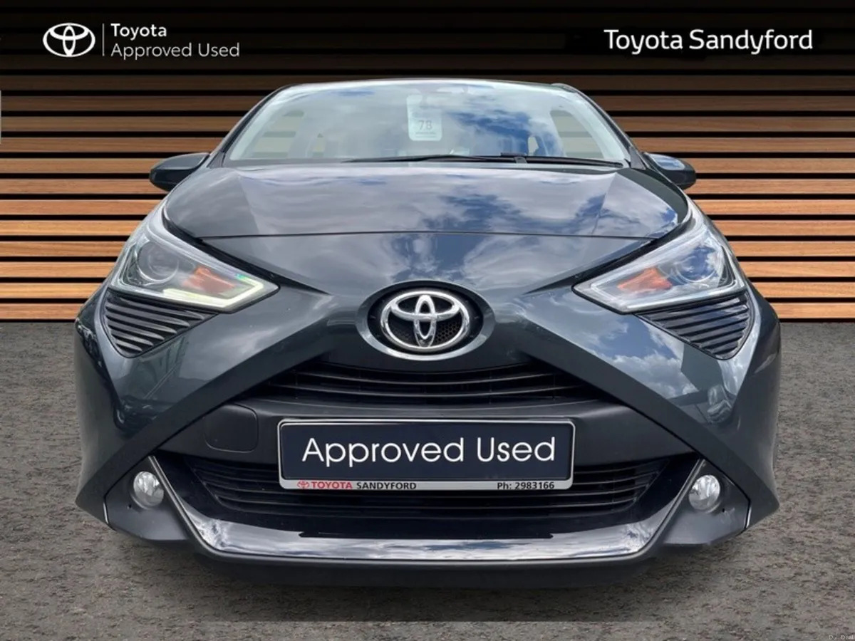 Toyota Aygo 1.0 X-PLAY S-PHONE // REAR CAMERA // B - Image 5