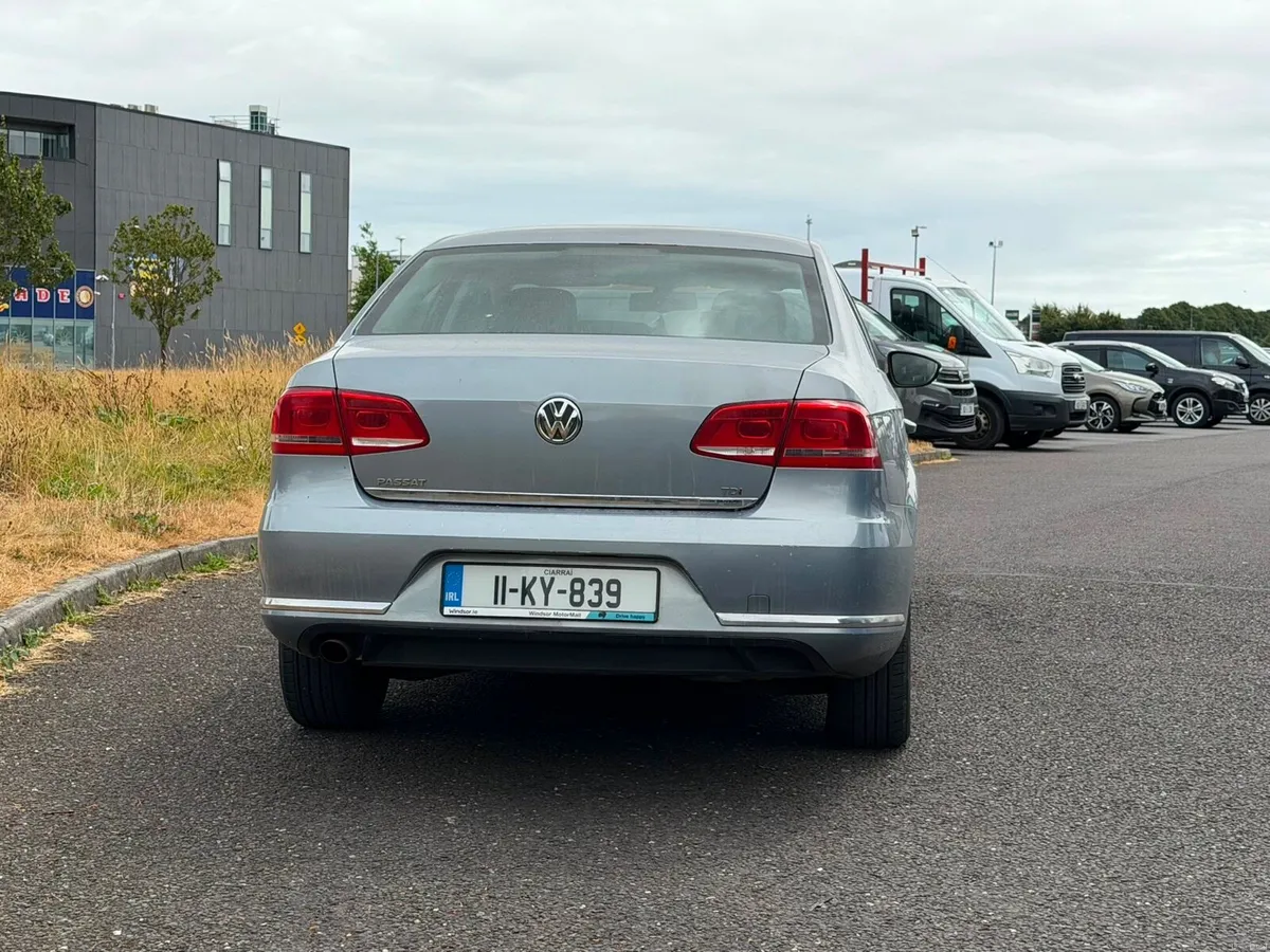 Volkswagen Passat - Image 5