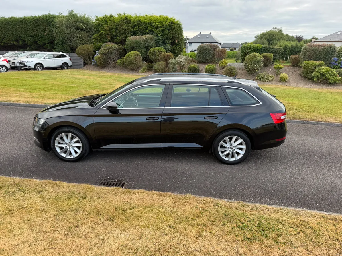 Skoda Superb Estate TDi - Image 2