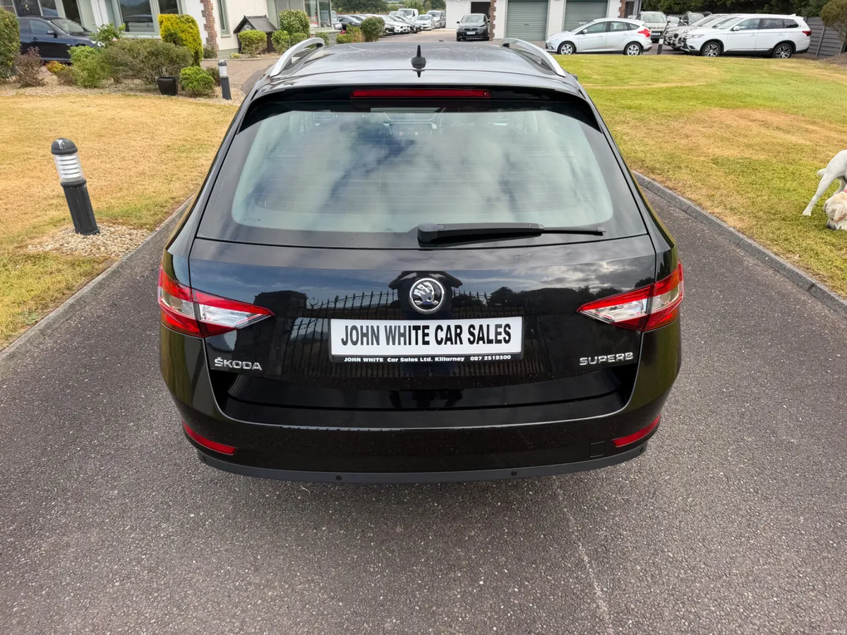 Skoda Superb Estate TDi - Image 4